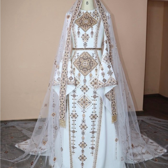 Embroidered Bridal White+Brown Dress/Thobe with Sheer matching embroidered Shawl - Picture 4 of 4
